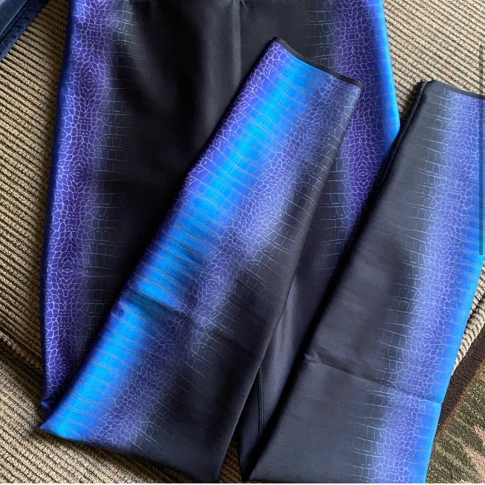 ULTRACOR snakeskin leggings size M